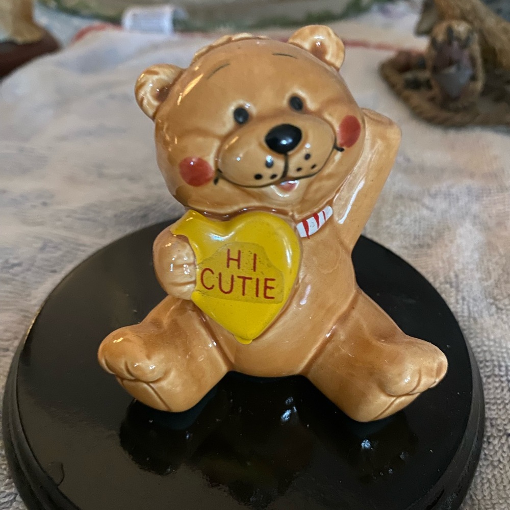 Brown Ceramic Bear Figurine Holding Yellow "Hi Cutie" Heart